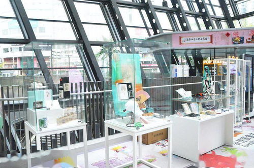 旗袍秀、T恤畫、江南藝術(shù)課 上博文創(chuàng)進(jìn)社區(qū)，觀眾齊點(diǎn)贊